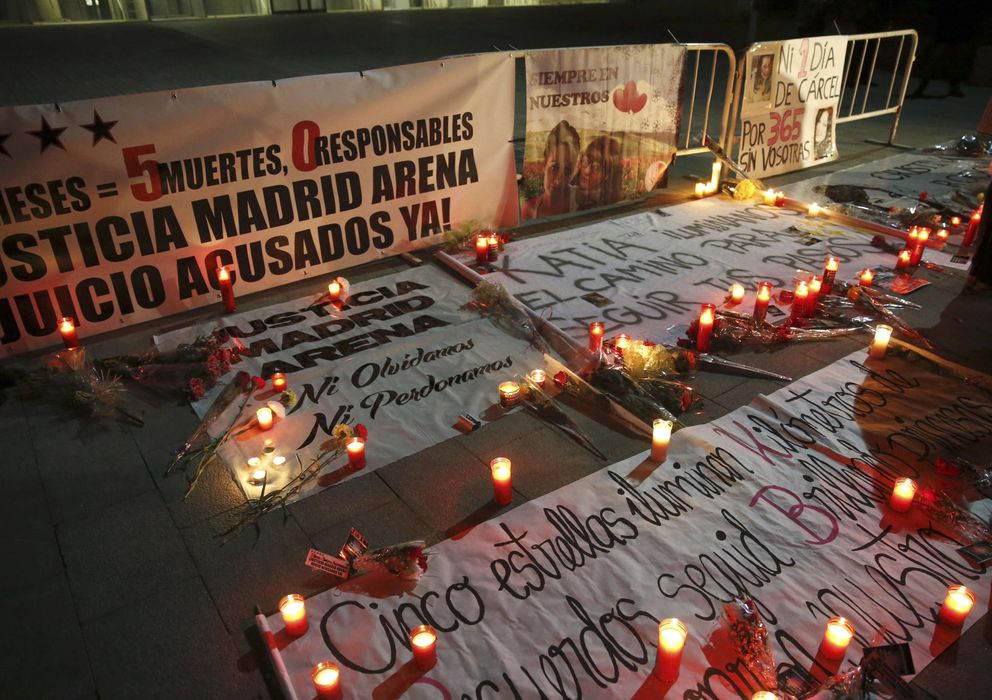 Foto: Vigilia en el segundo aniversario de la tragedia del Madrid Arena. (Efe)