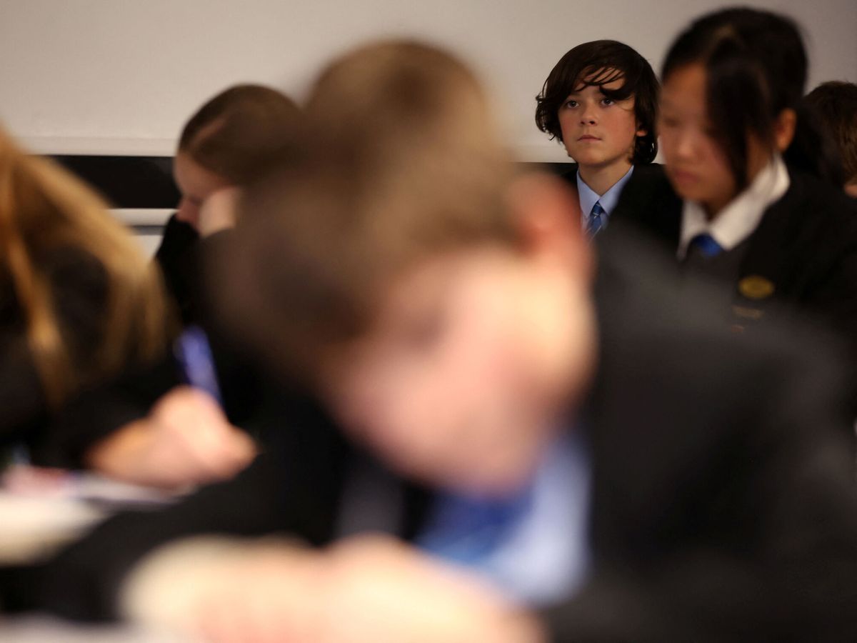 Foto: Chicos de 13 años en un colegio británico de Birkenhead. (Reuters/Phil Noble)