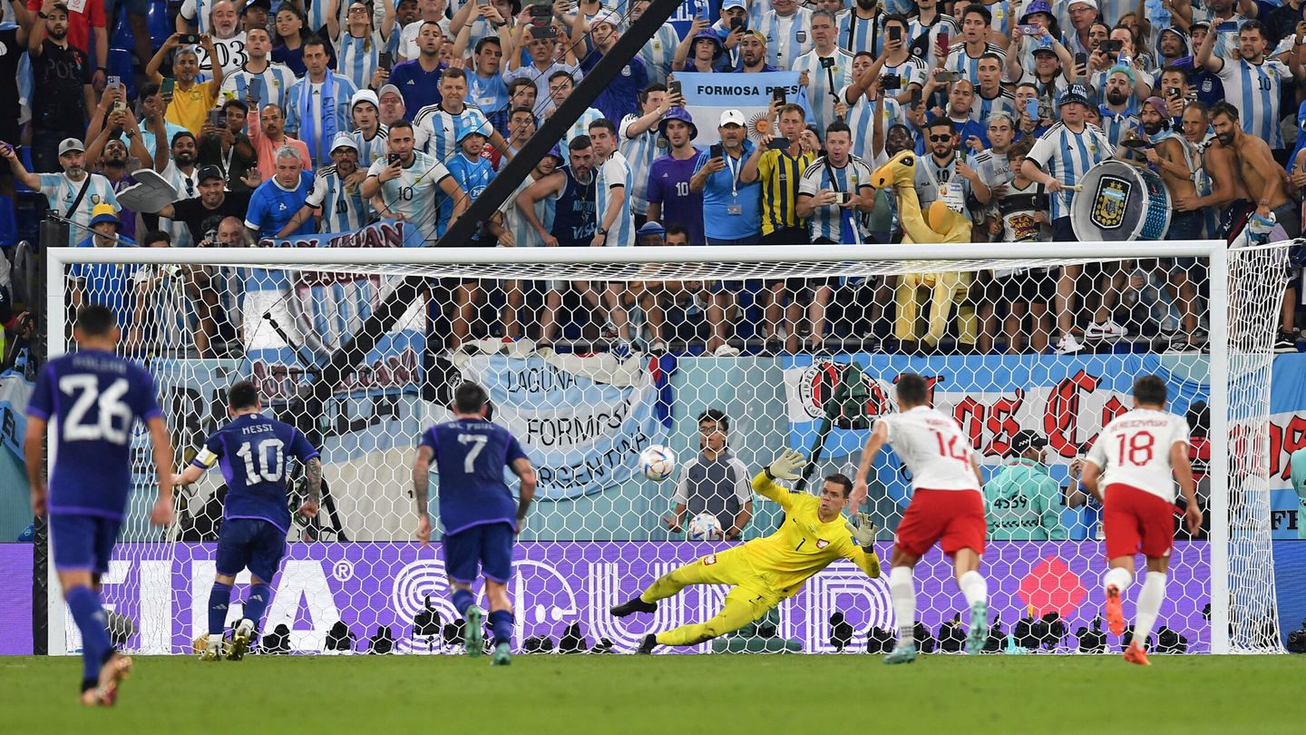 El polaco amargó la noche a Messi. (Reuters/Jennifer Lorenzini)