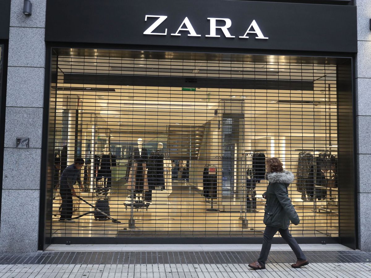 Foto: Vista de una tienda de Zara, que pertenece al grupo Inditex, en Madrid (EFE)