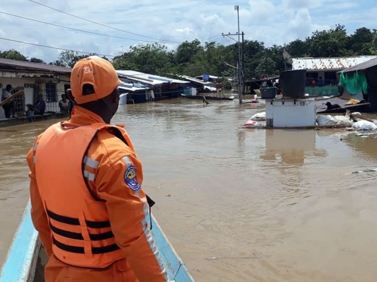 Foto: Imagen de archivo de inundaciones en Quibdó, Colombia. (EFE)