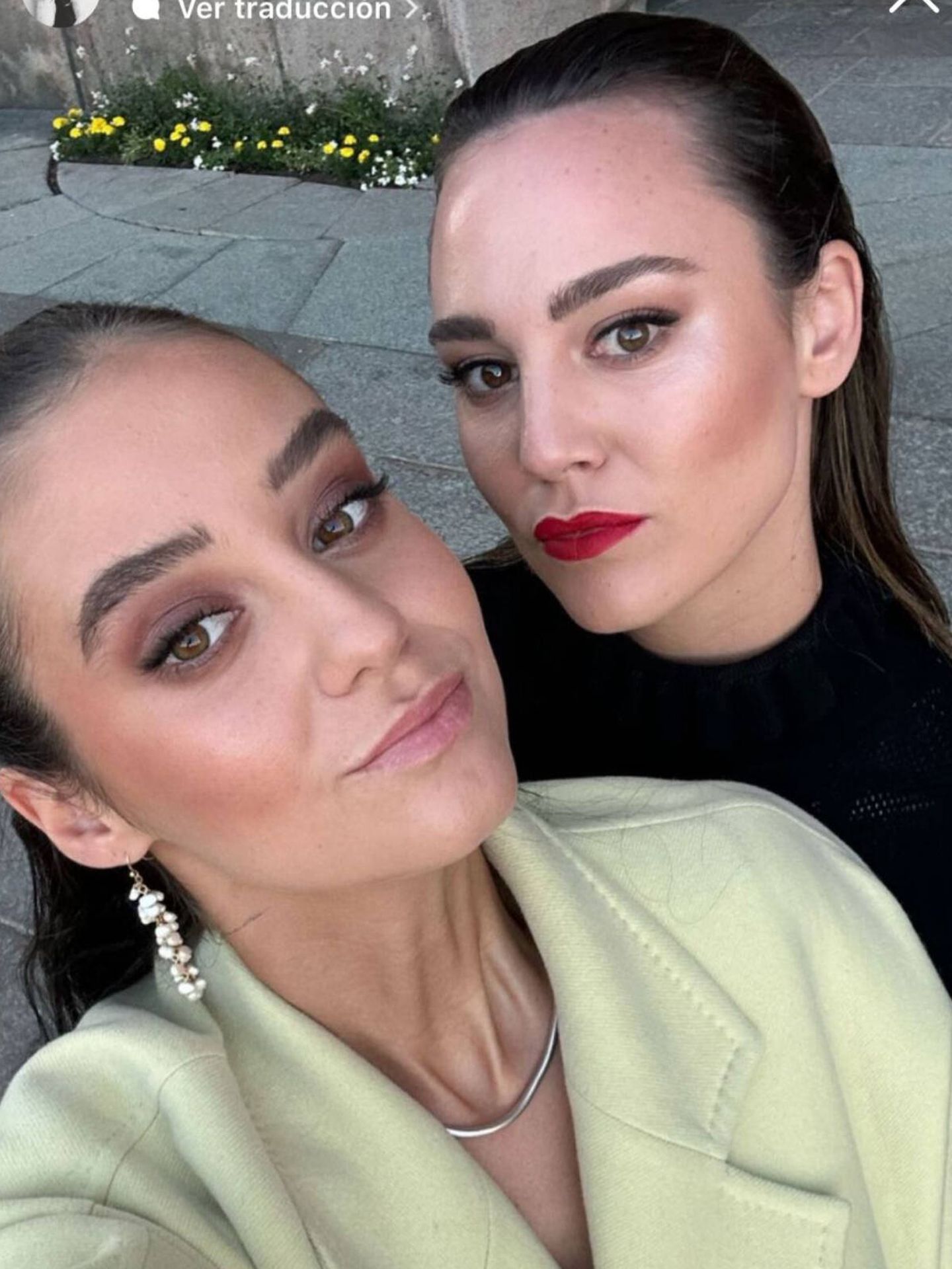 Victoria Federica y Rocío Laffón, maquilladas y peinadas por Mia Hogfeldt. (Instagram/@vicmabor)