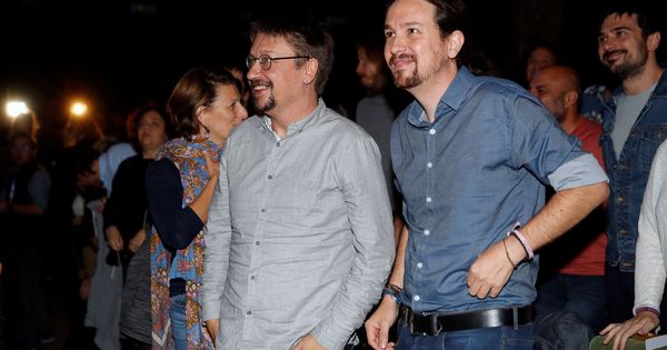 Foto: Pablo Iglesias junto a Xavier Domènech. (EFE)