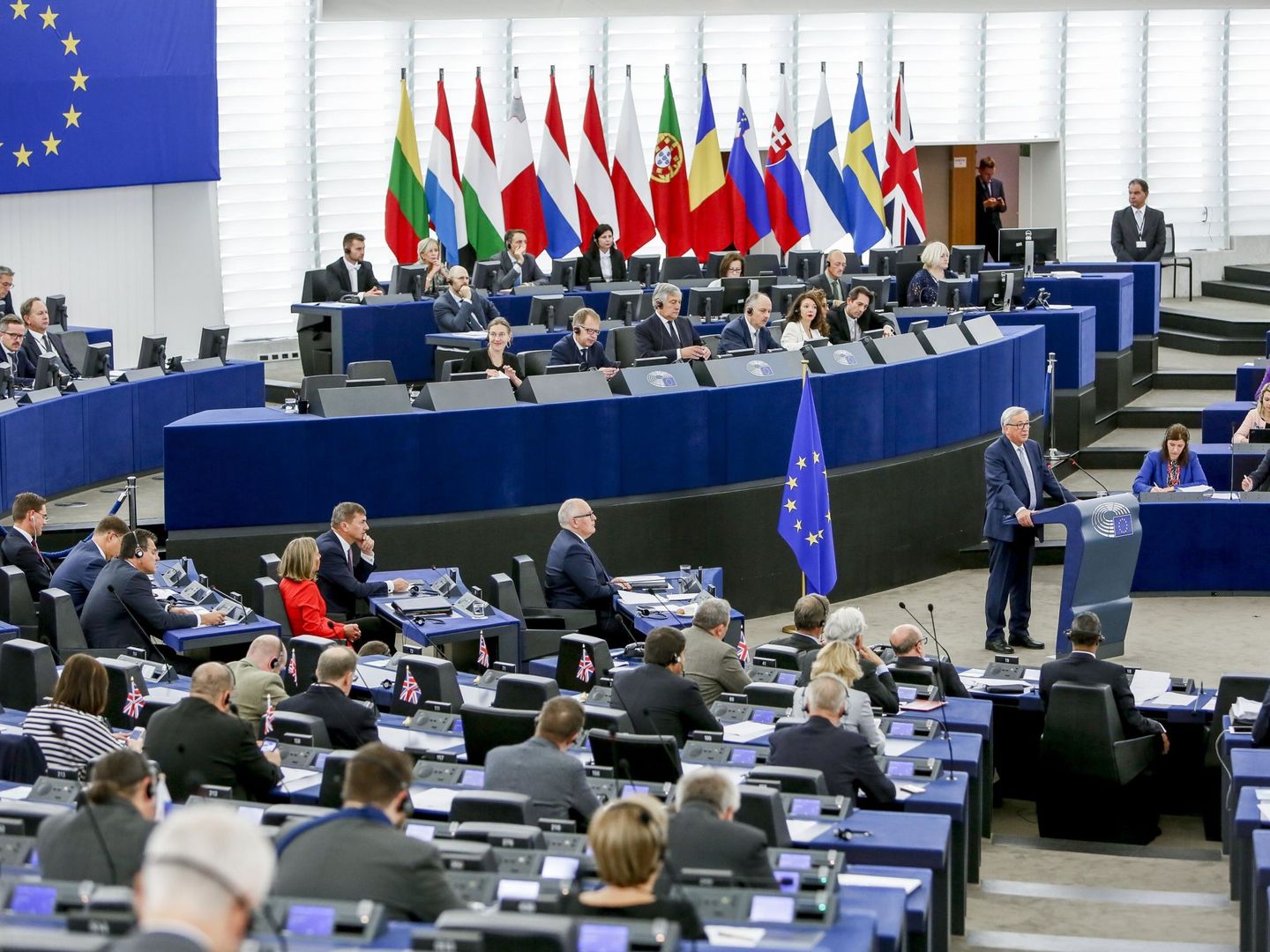 Jean-Claude Juncker preside el debate del estado de la Unión en la Eurocámara en Estrasburgo. (EFE)