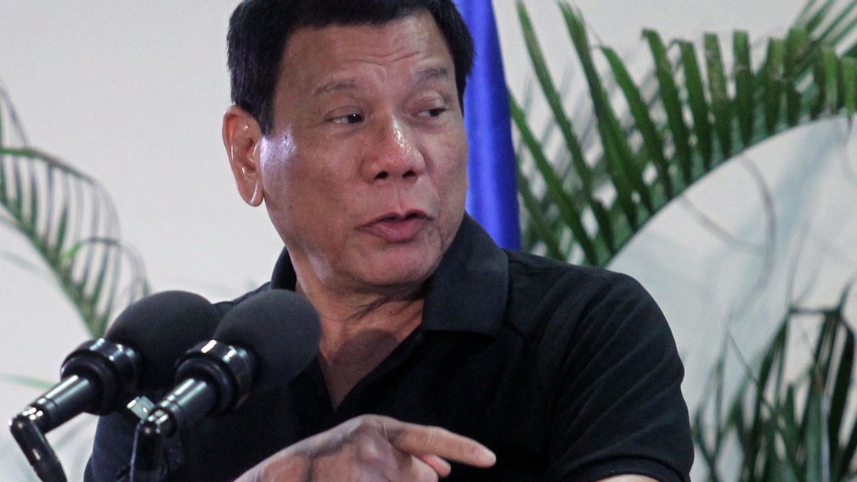 Duterte hará a los drogadictos "lo mismo que Hitler a los judíos"