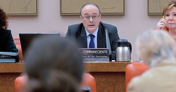 Foto: Luis María Linde, gobernador del Banco de España, en el Congreso. (EFE)