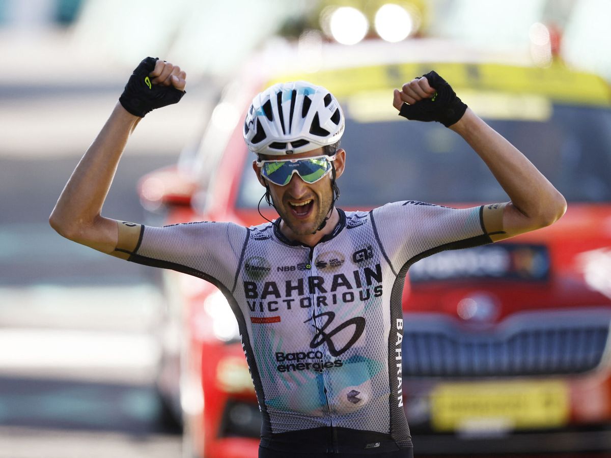 Foto: Wout Poels celebra la victoria en la etapa. (Reuters/Stephane Mahe)