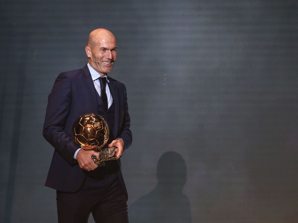 Foto: Zidane durante la ceremonia del Balón de Oro. (EFE/EPA/Mohammed Badra)
