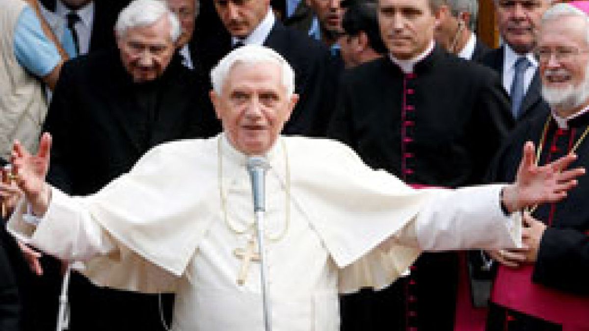 El Vaticano denuncia que intentaron implicar al Papa en los casos de pederastia