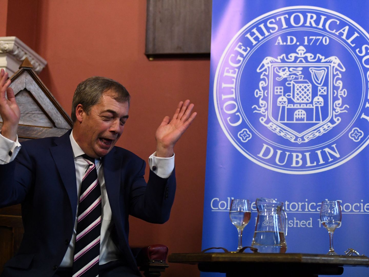 Nigel Farage durante su intervención en el Trinity College, en Dublín, Irlanda. (Reuters)