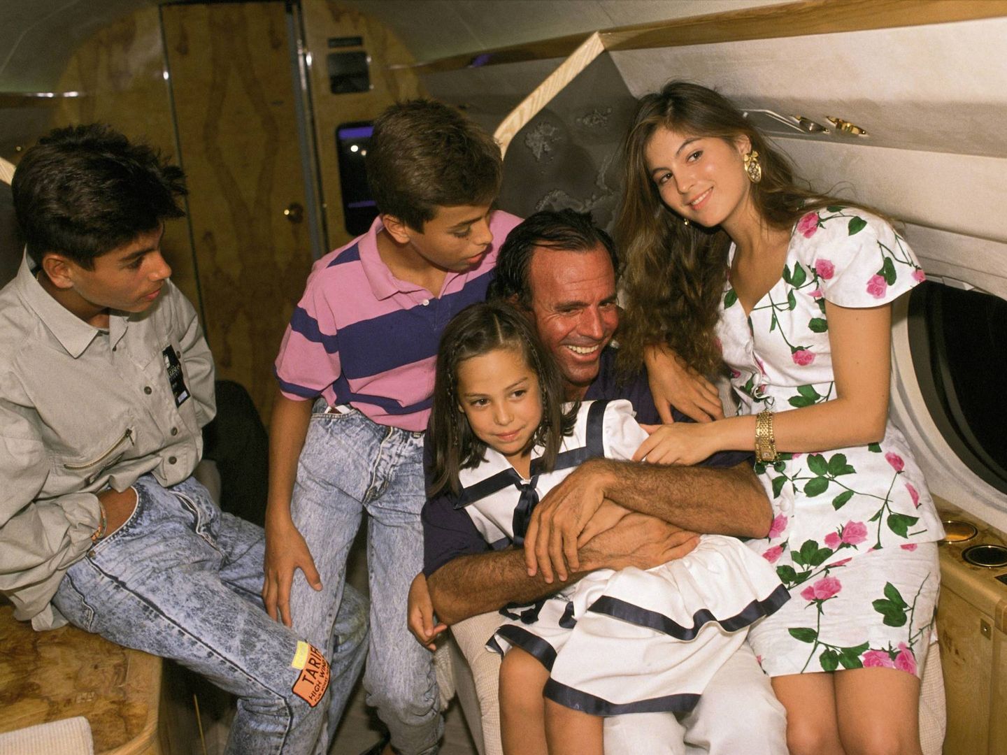 Julio Iglesias, con sus tres hijos mayores y Tamara Falcó. (Getty)