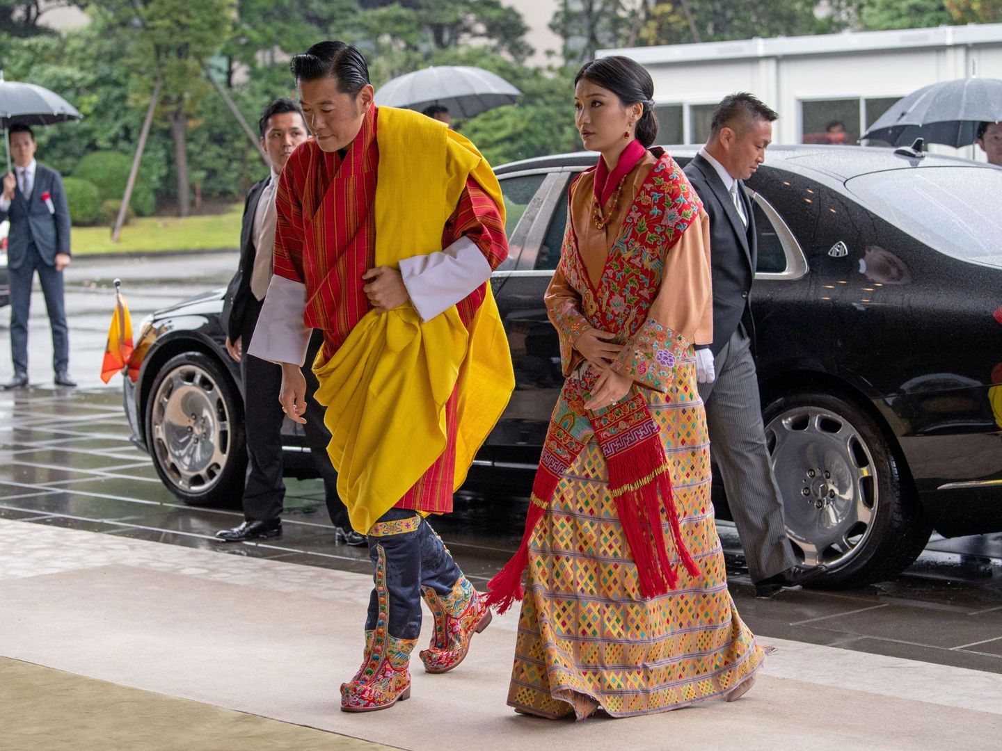 Los reyes de Bután, en octubre, en la coronación del emperador japonés. (EFE)