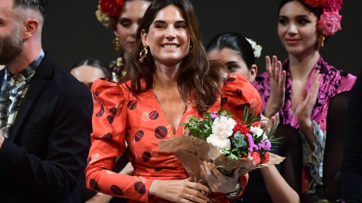 Vestidos combinados, el look de Tana Rivera y la ausencia de Eugenia Martínez de Irujo: así ha sido el desfile de Lourdes Montes en SIMOF