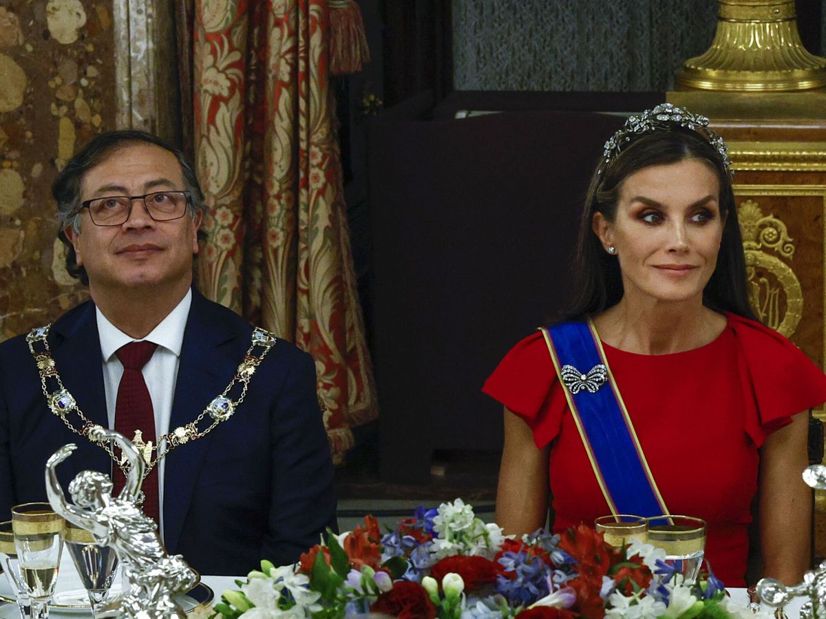 Foto: Gustavo Petro junto a la reina Letizia durante la cena de gala. (EFE/Chema Moya)