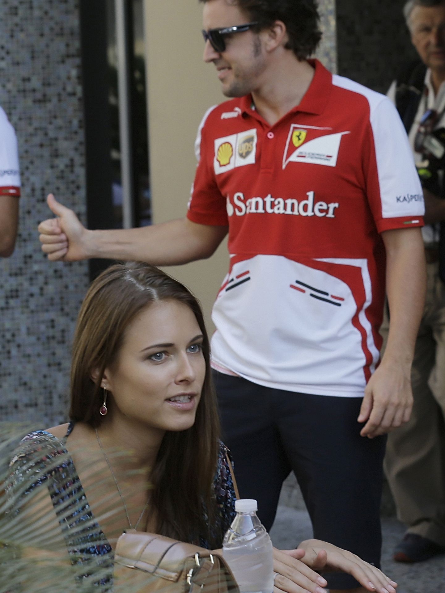 Fernando Alonso y la modelo en Dubái (Gtres)