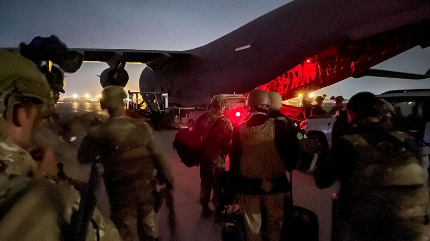 Evacuación del aeropuerto de Kabul por parte de EEUU. (Reuters)