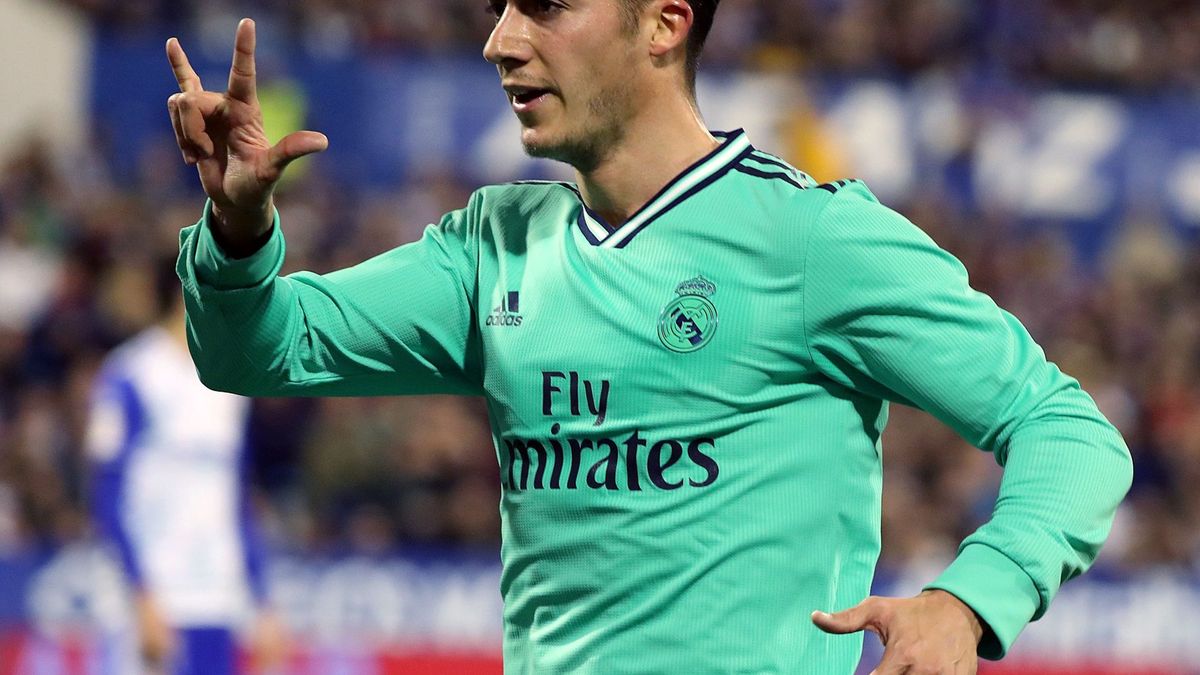Los 'cuernos' de Lucas Vázquez en la goleada del Real Madrid al Zaragoza en la Copa