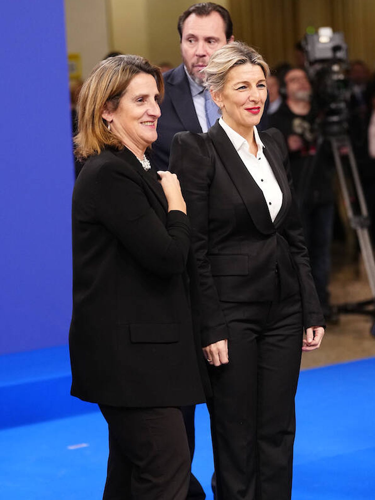 Teresa Ribera y Yolanda Díaz en el concierto de clausura de la presidencia española del Consejo de la Unión Europea. (LP)