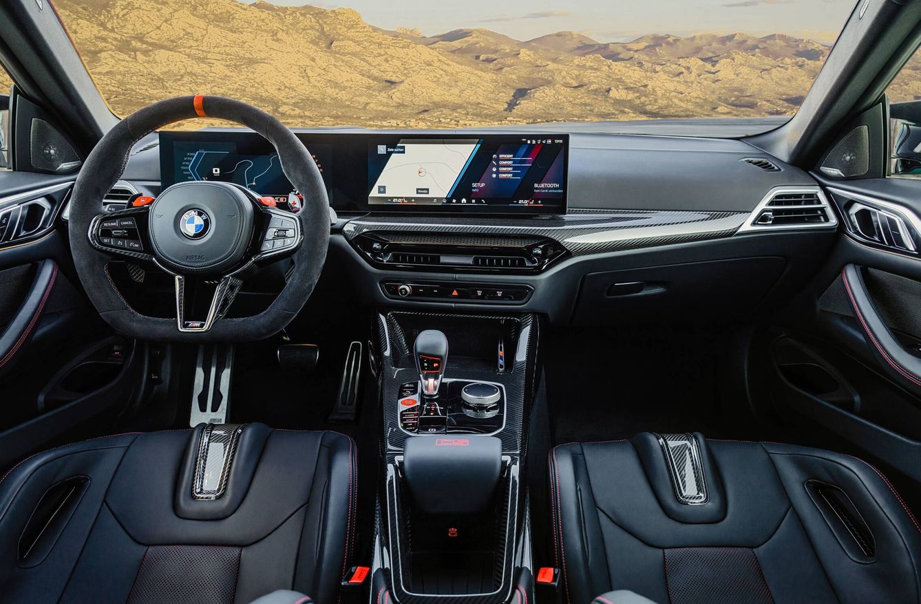 Equipa el BMW Curved Display, con una instrumentación de 12,3 pulgadas y otra central de 14,9. 
