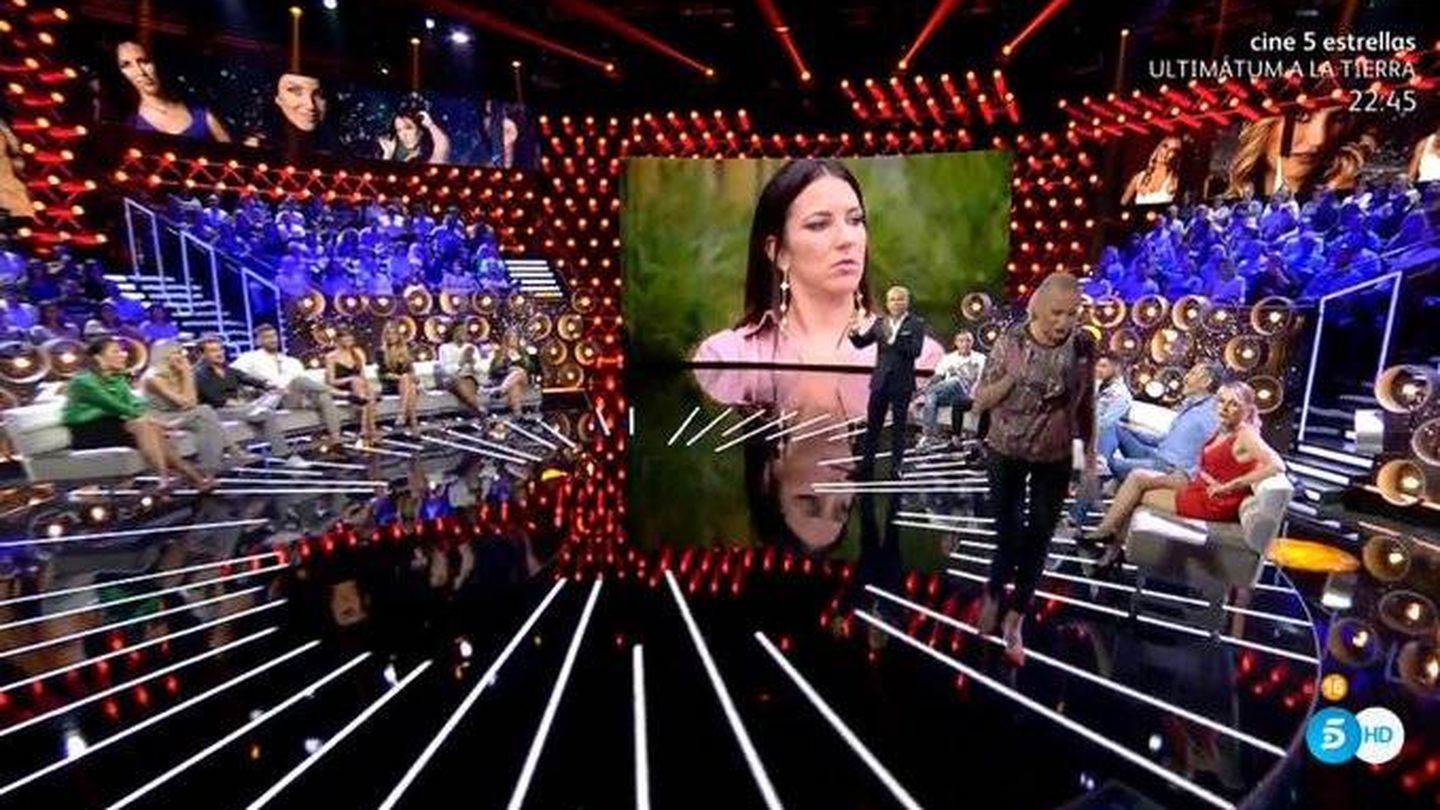 Lucía Pariente abandonando 'GH VIP 7'. (Telecinco)