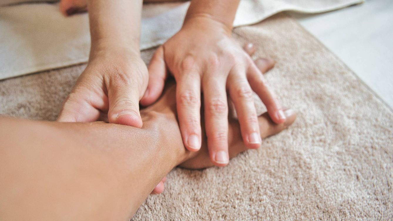 Seis consejos de experto para hacerte un masaje relajante en condiciones
