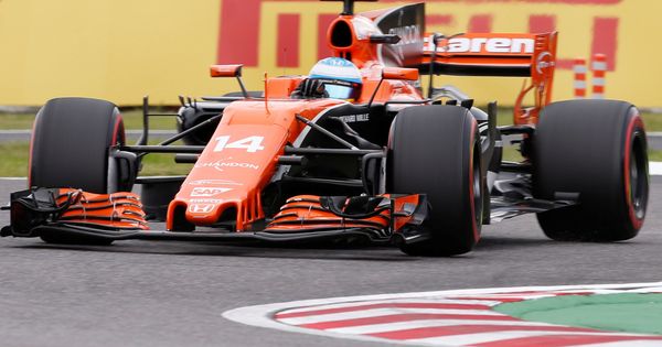 Foto: Alonso, al volante del McLaren en el GP de Japón. (Reuters)