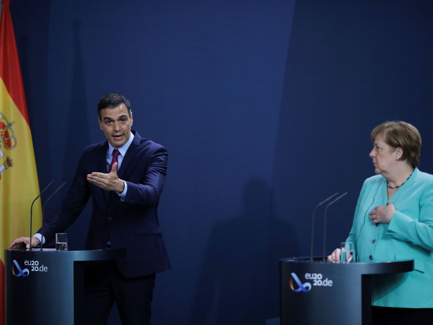 Pedro Sánchez y Angela Merkel, durante su encuentro en Berlín. (Reuters)