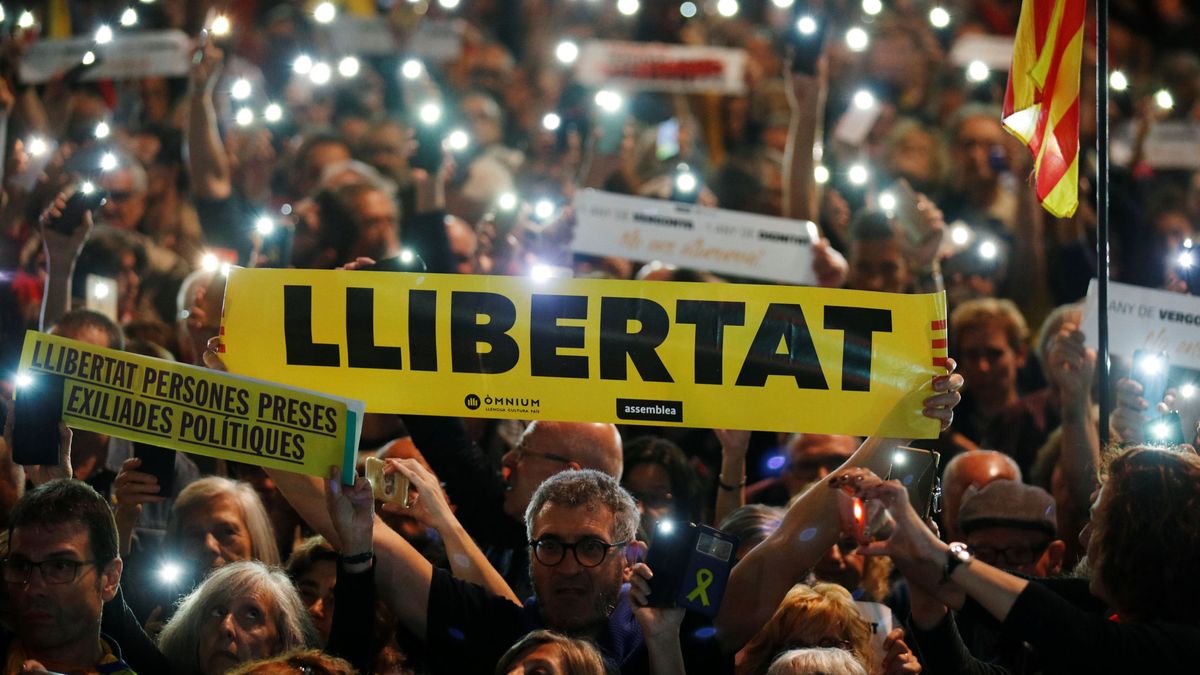 Concentración en Barcelona para exigir la libertad de los 'Jordis' tras un año presos