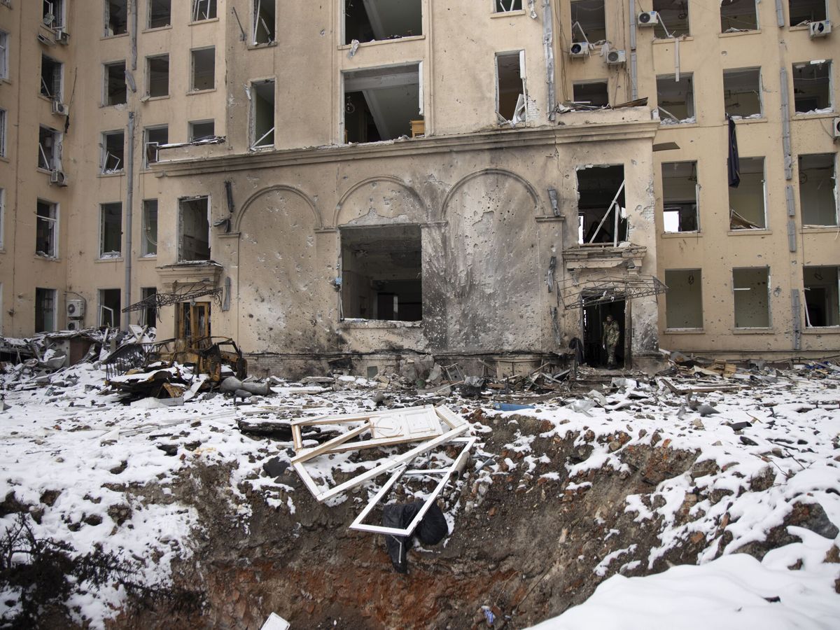 Foto: Estragos de la guerra en Kharkiv, Ucrania (EFE EPA Stanislav Kozliuk)