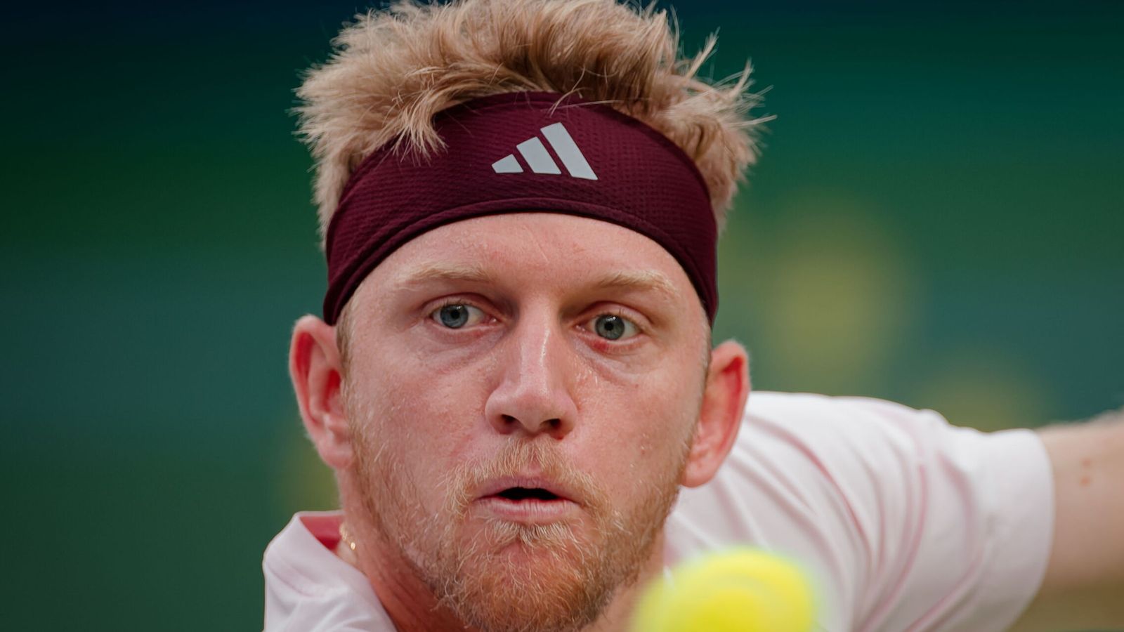 Davidovich firma una remontada épica contra Zverev y alcanza la final del Masters 1.000 de Shanghái