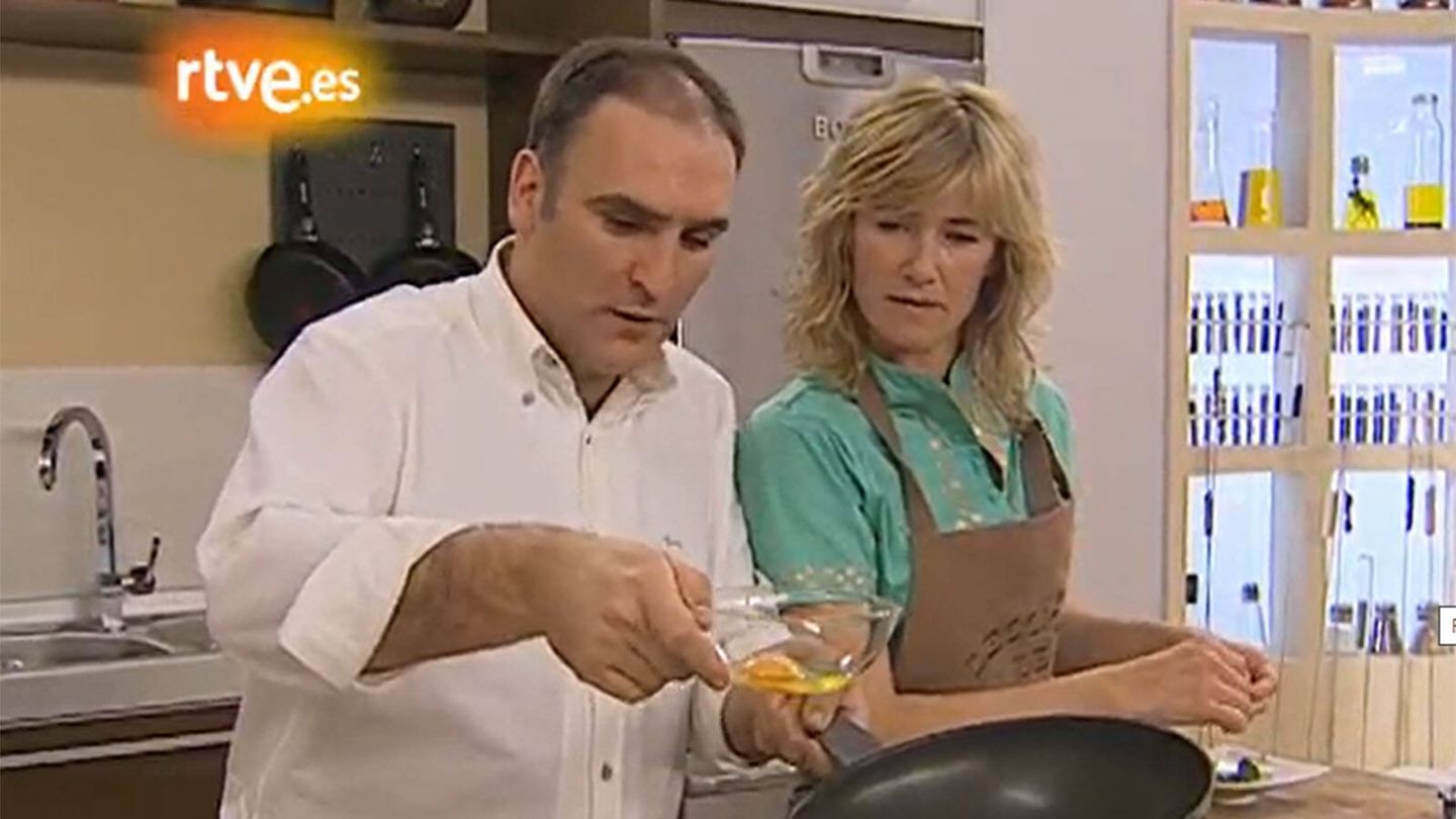 El chef José Andrés, junto a Ana Duato en 'Vamos a cocinar'. (RTVE/Cortesía)