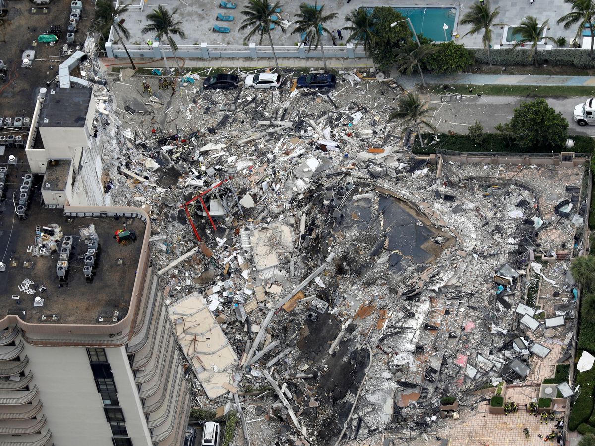 Foto: Vista aérea del edificio colapsado en Miami. (Reuters) 