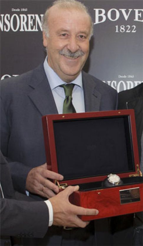 Foto: Del Bosque recauda 24.000€ por su reloj del Mundial