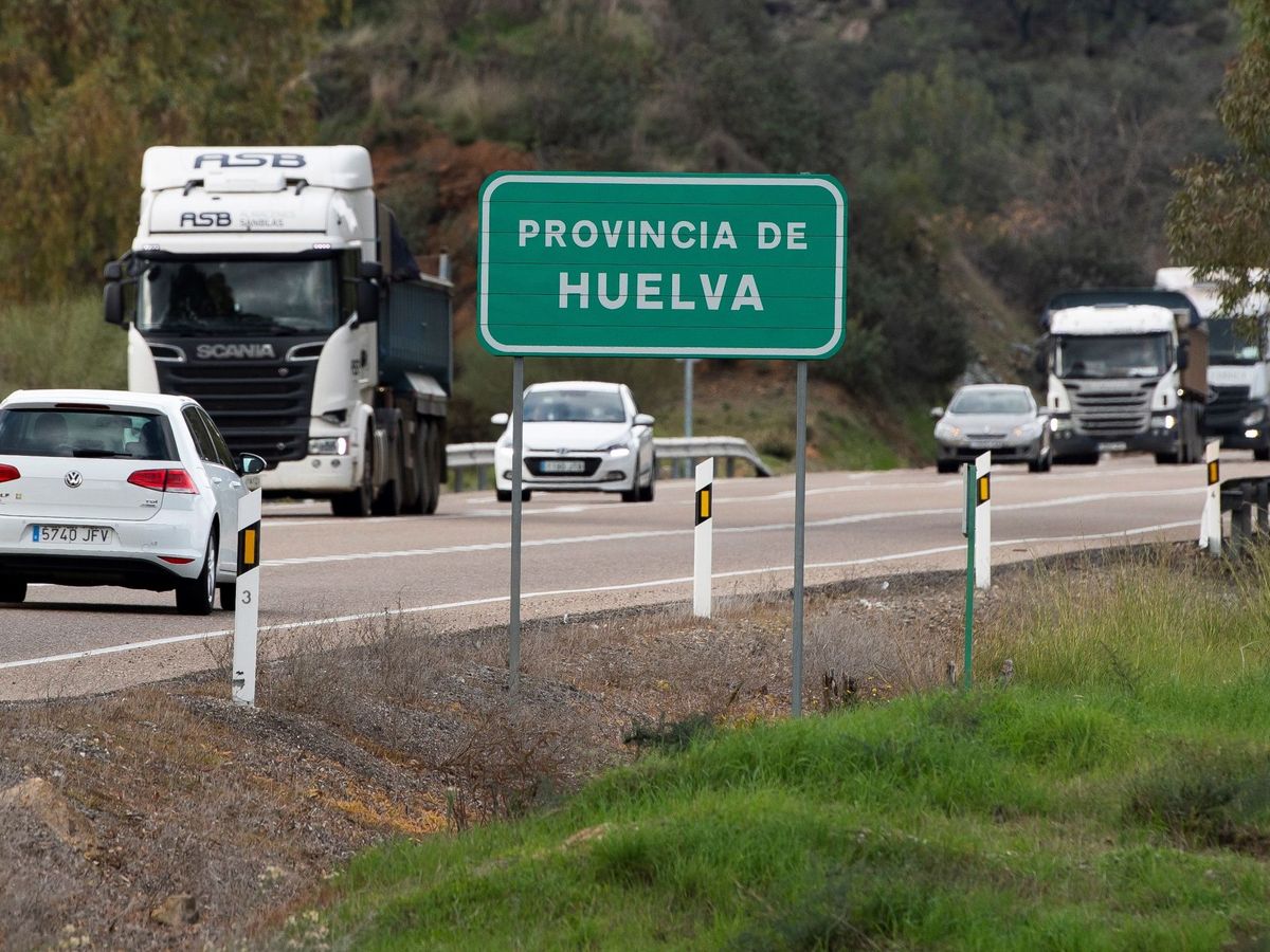 Foto: Andalucía vuelve a superar la barrera de los 1.000 casos. (EFE)