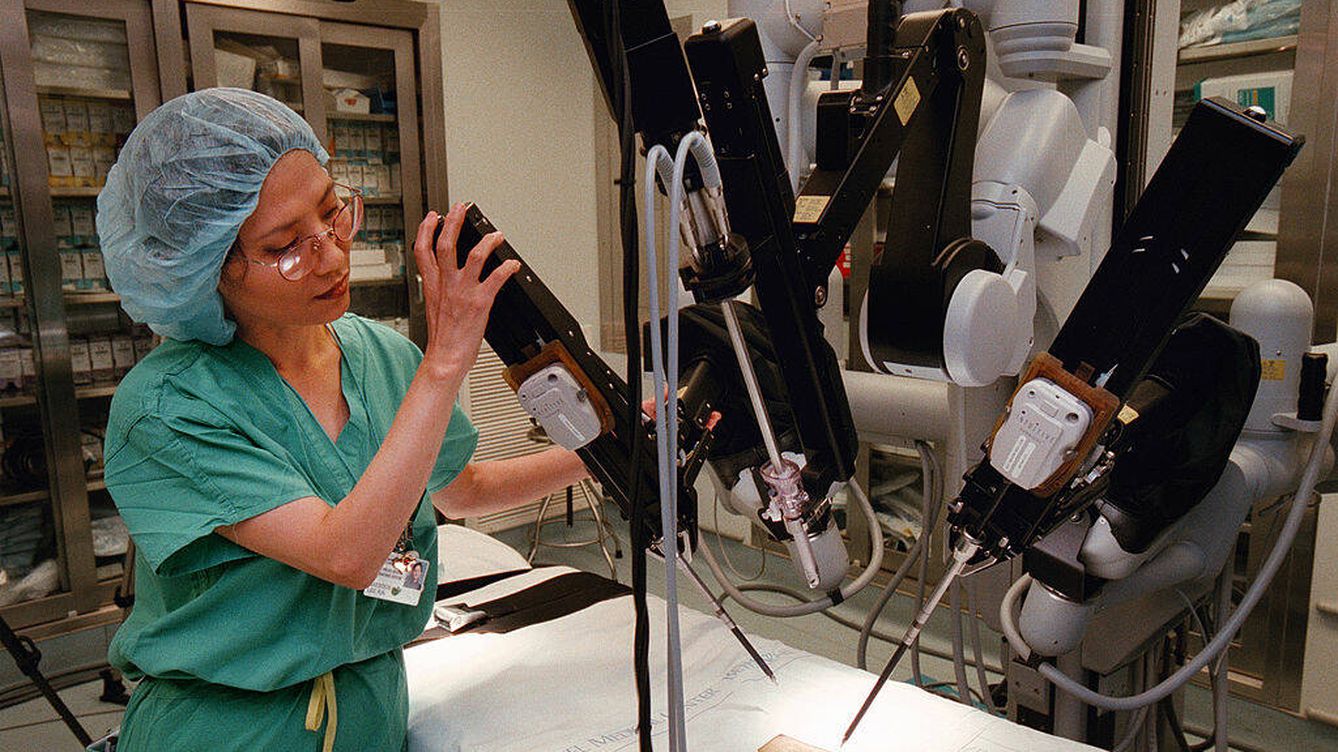 Foto: Usar robots para operar reduce los problemas de las operaciones. (Gettyimages)