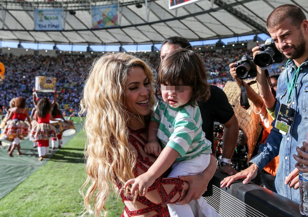 Foto: La cantante junto a su hijo en la Copa del Mundo de este verano (Gtres)