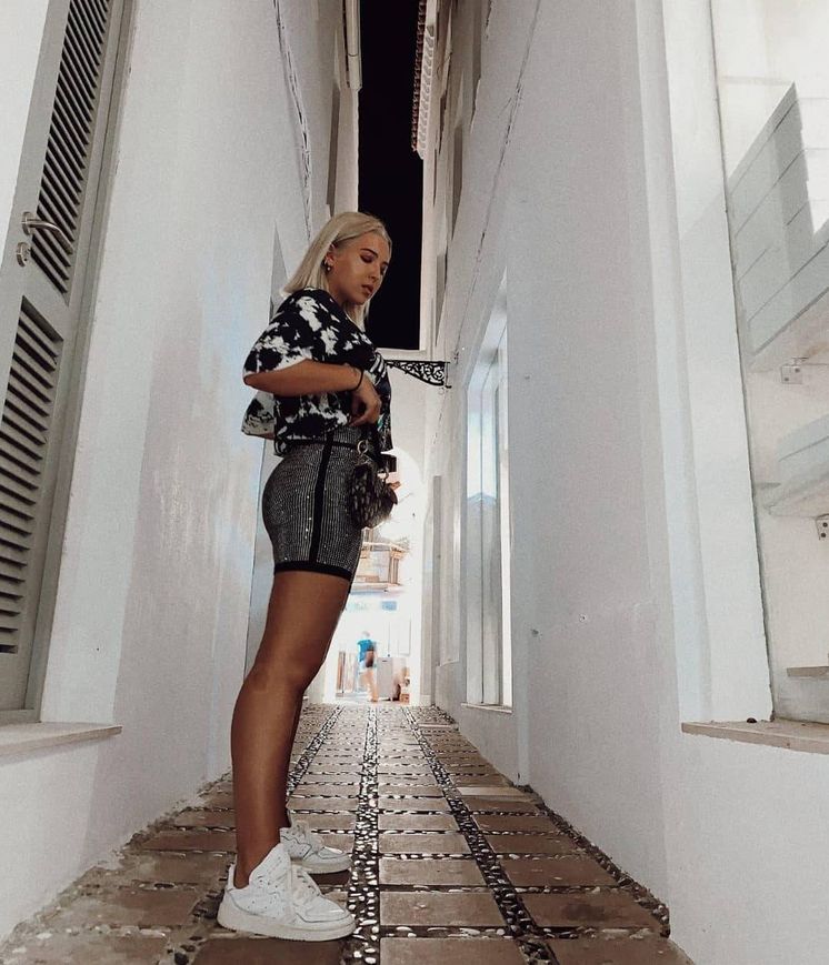 Foto: Alba Díaz posa por las calles de Marbella con este outfit. (Instagram)