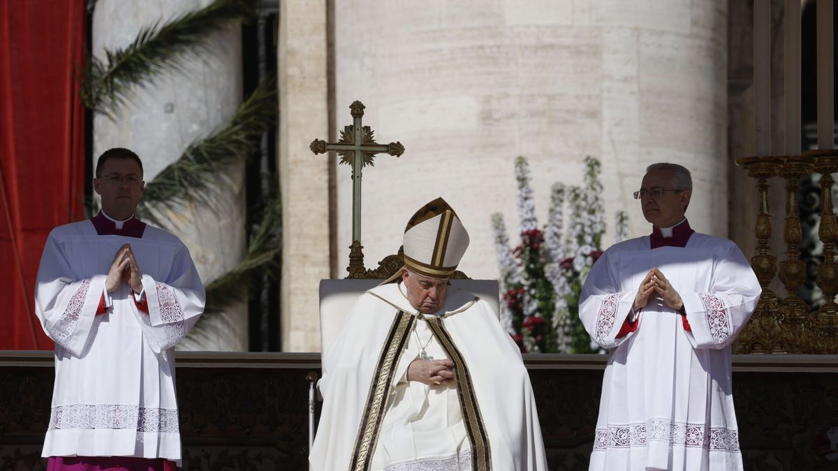 Patada de Francisco al clericalismo: el Papa da voto a mujeres y laicos en el club de los obispos