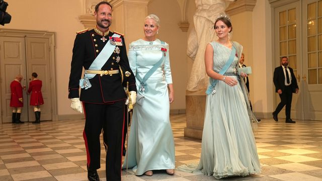 Haakon, Mette-Marit e Ingrid de Noruega. (Reuters)