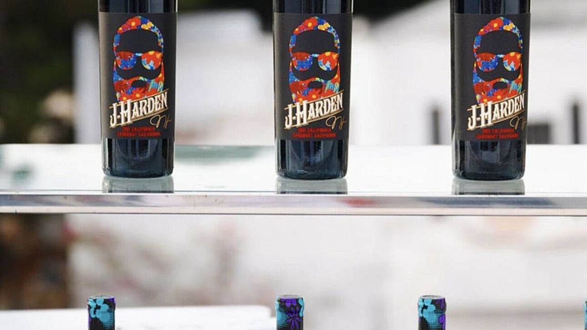  James Harden la lía en China: vende 10k botellas de vino en 5 segundos en un directo de streaming