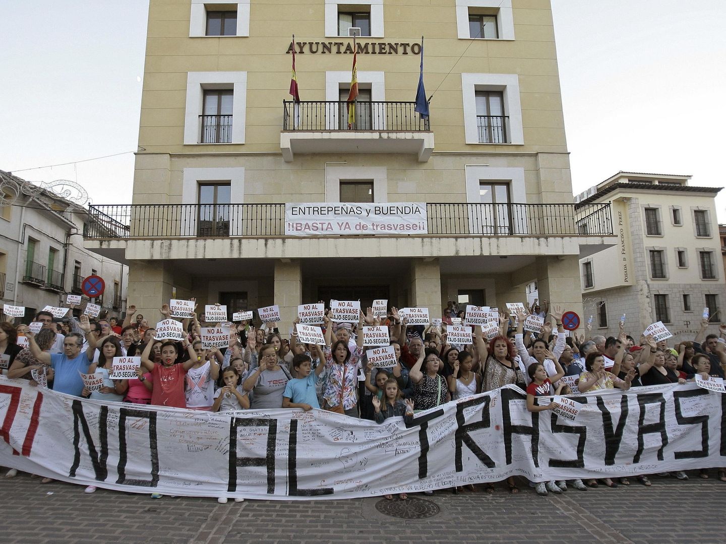 Manifestación en contra del polémico trasvase de Tajo-Segura. (EFE)