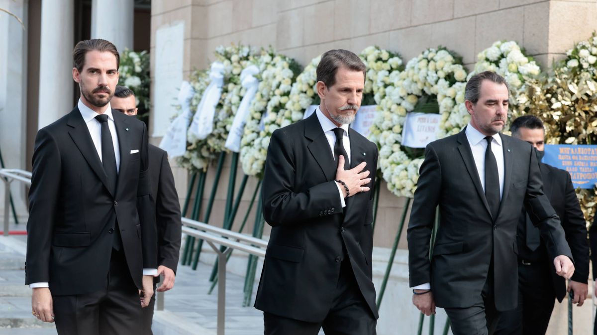 El funeral de Constantino de Grecia, en imágenes: lágrimas y desfile de casas reales