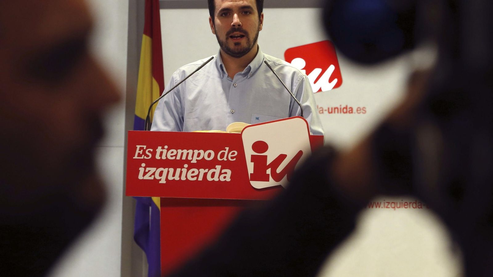 Foto: El diputado Alberto Garzón, este 26 de octubre en rueda de prensa en la sede federal de IU. (EFE)