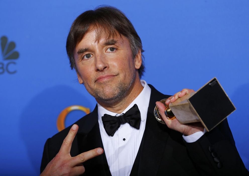 Foto: Richard Linklater posa con su Globo de Oro al Mejor director por 'Boyhood' (Reuters)poses backstage with his award for best director - motion picture for "boyhood" at the 72nd golden globe awards in beverly hills
