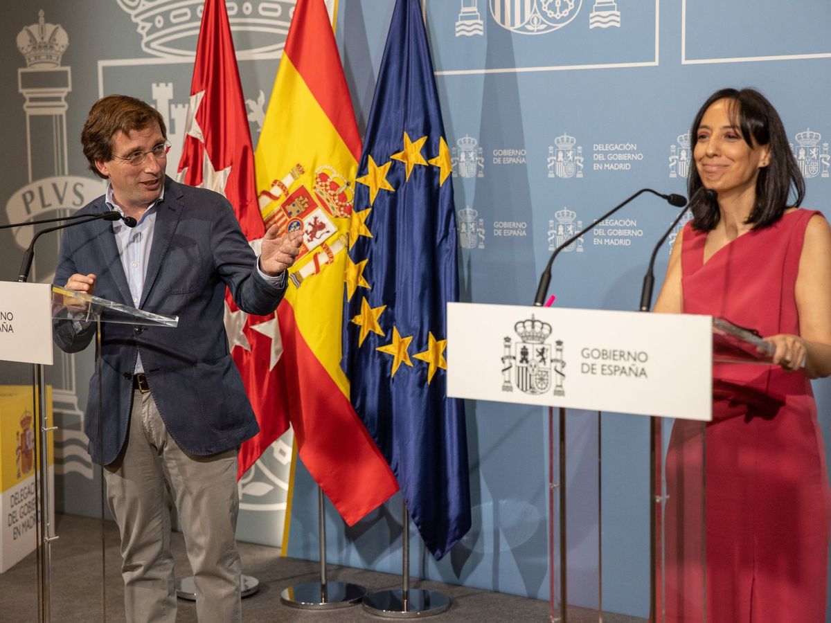 Foto: José Luis Martínez-Almeida, y la delegada del Gobierno, Mercedes González. (EFE)