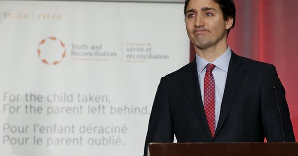 Foto: El primer ministro canadiense Justin Trudeau durante la presentación del informe de la Comisión de Verdad y Reconciliación, en 2015. (Reuters)