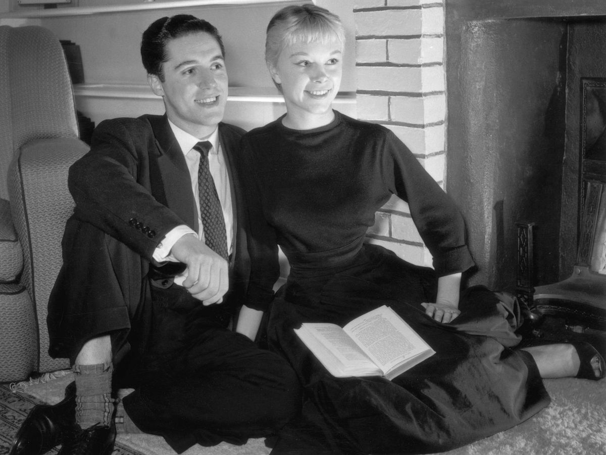 Foto:  Zoe Newton y David Barclay, en una imagen de 1955. (Getty)