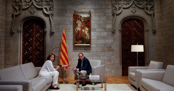 Foto: Ada Colau y Quim Torra, en un encuentro en el Palau de la Generalitat. (EFE)