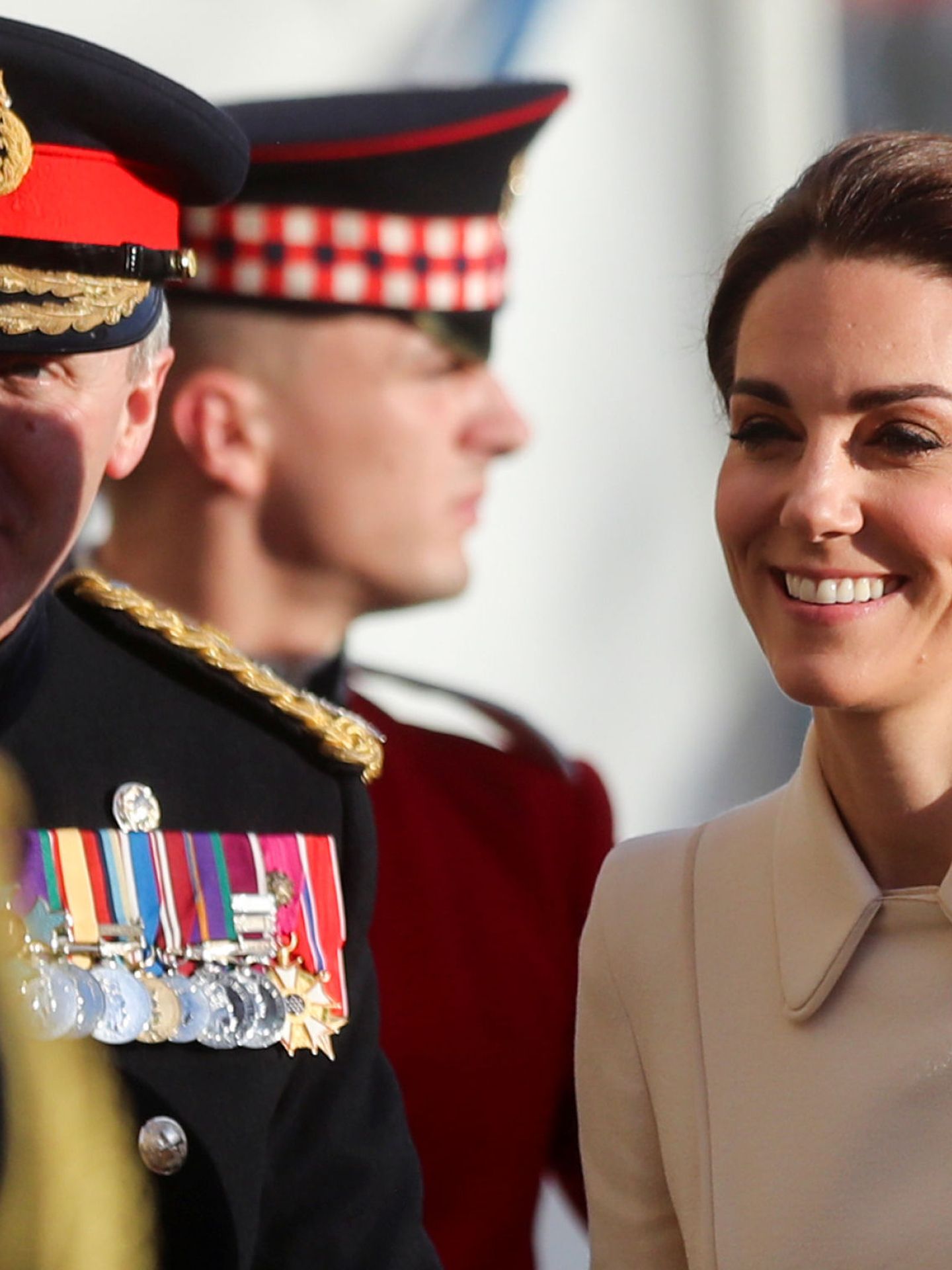 Kate Middleton en 2019 con un broche en forma de trebol. (REUTERS)