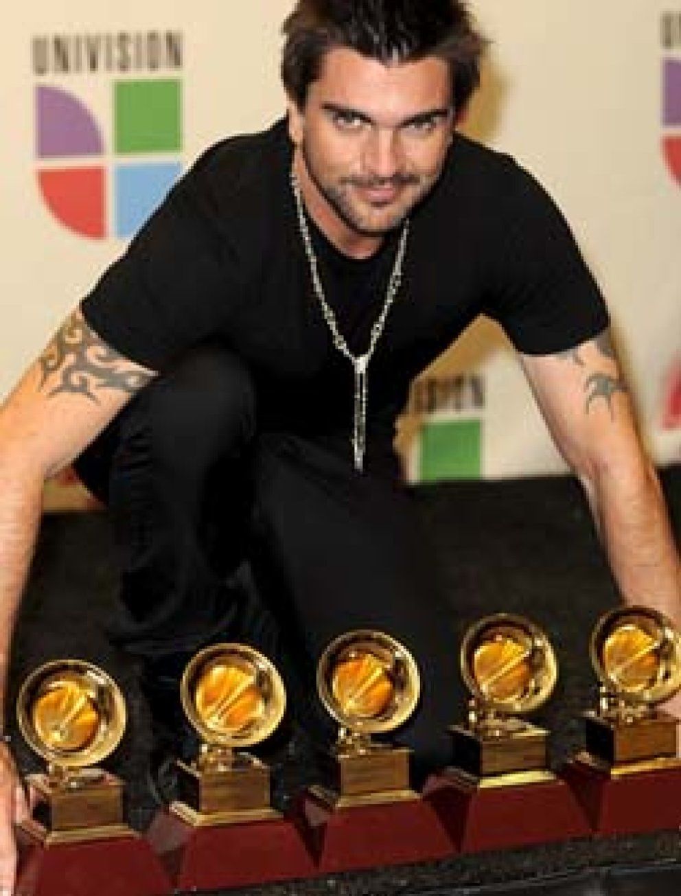 Foto: Juanes fue el rey de la ceremonia de los premios Grammy Latino